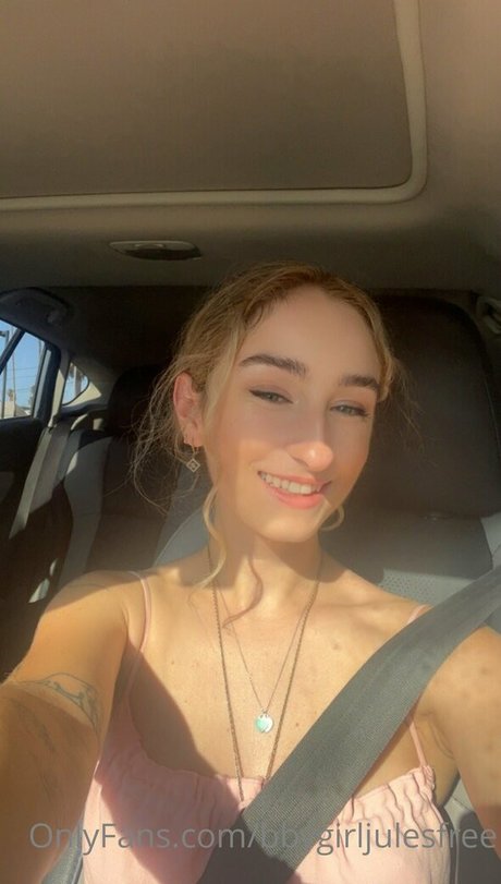 bbygirljulesfree nude model photo