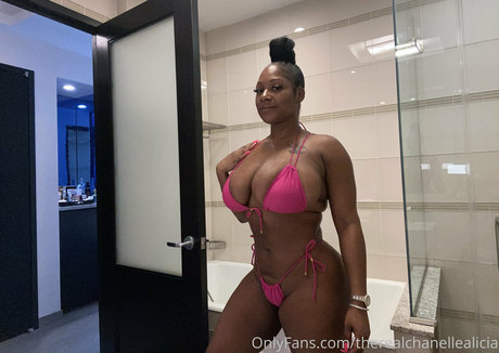 therealchanellealicia star picture