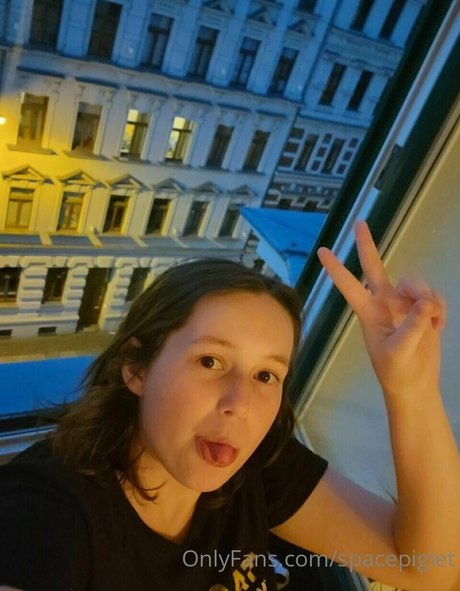 spacepiglet porn actress pic