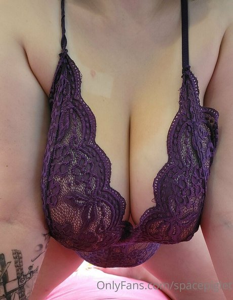 spacepiglet model xxx gallery