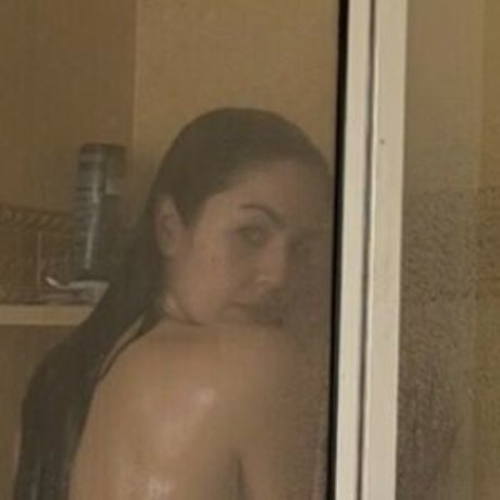 GamerBae sexy model photo