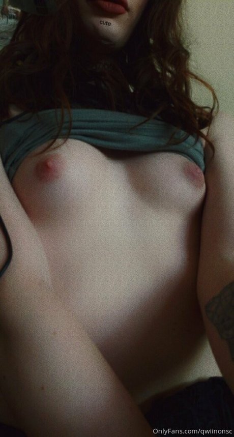 qwiinbae pornstar erotic pic