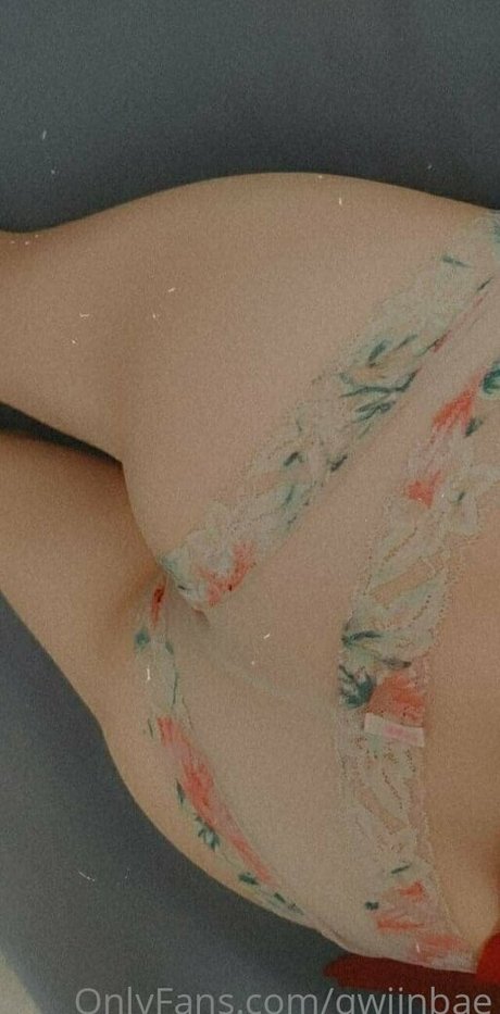 qwiinbae nudes model photos