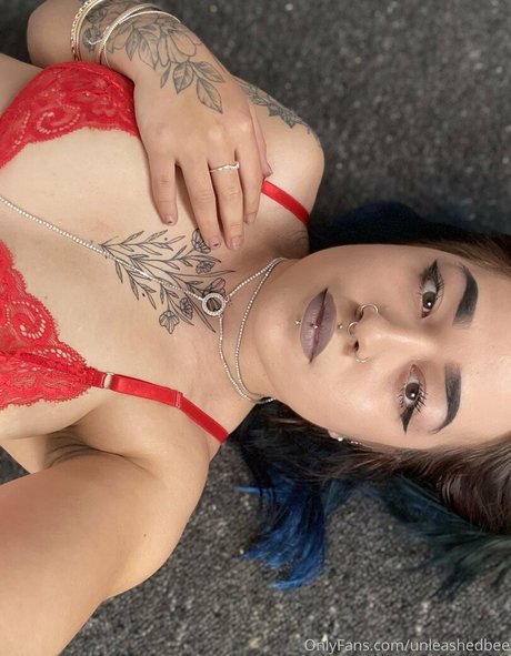 unleashedbee porn actress photos