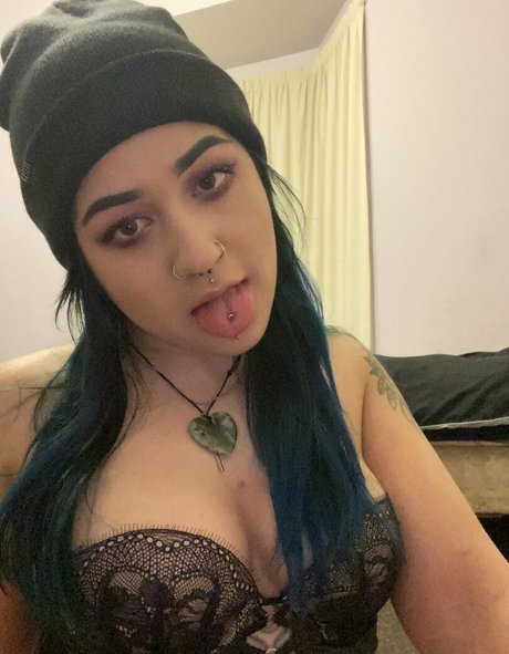 unleashedbee nude star photos