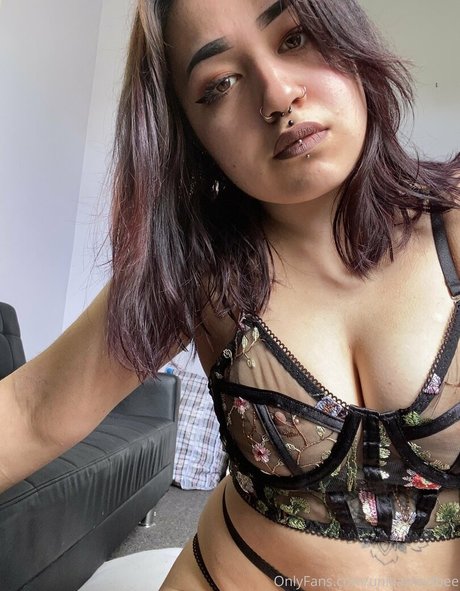 unleashedbee star adult pic