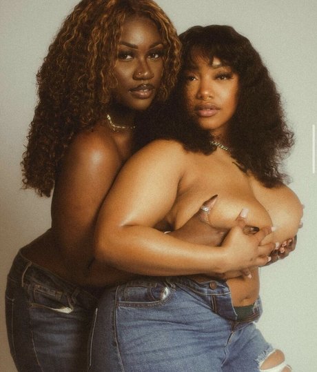 Oyastorms model sex pic