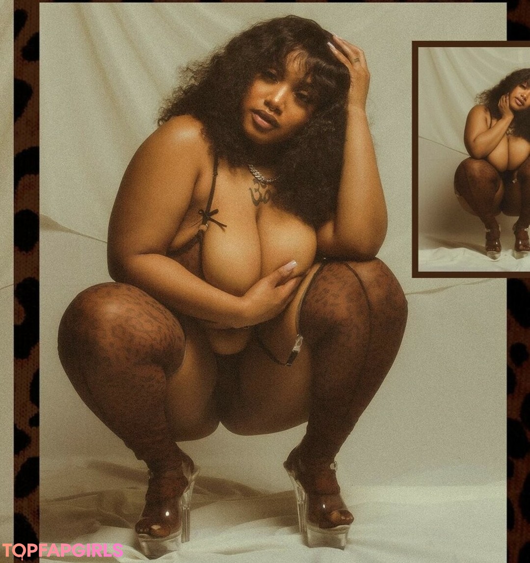 Oyastorms model pornographic picture