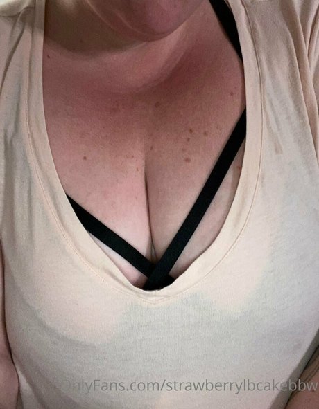 strawberrylbcakebbw pornstar free pics