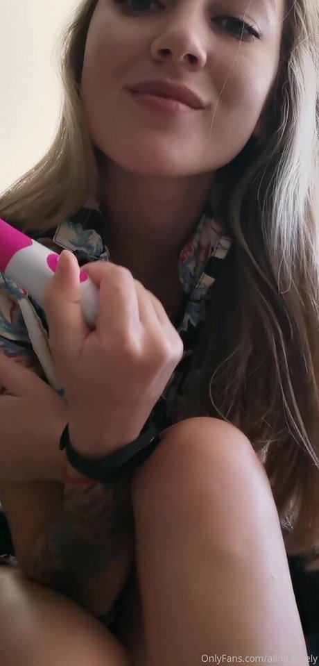 alinalovely model pretty picture