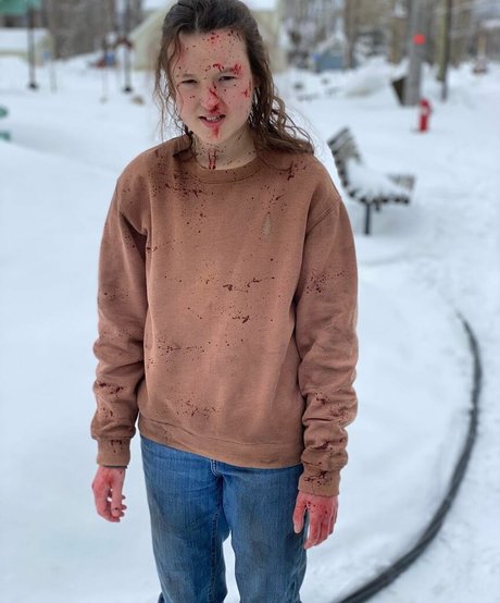 Bella Ramsey naked star photos