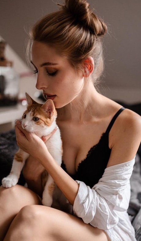 Isabella Spaeth model sexy pics