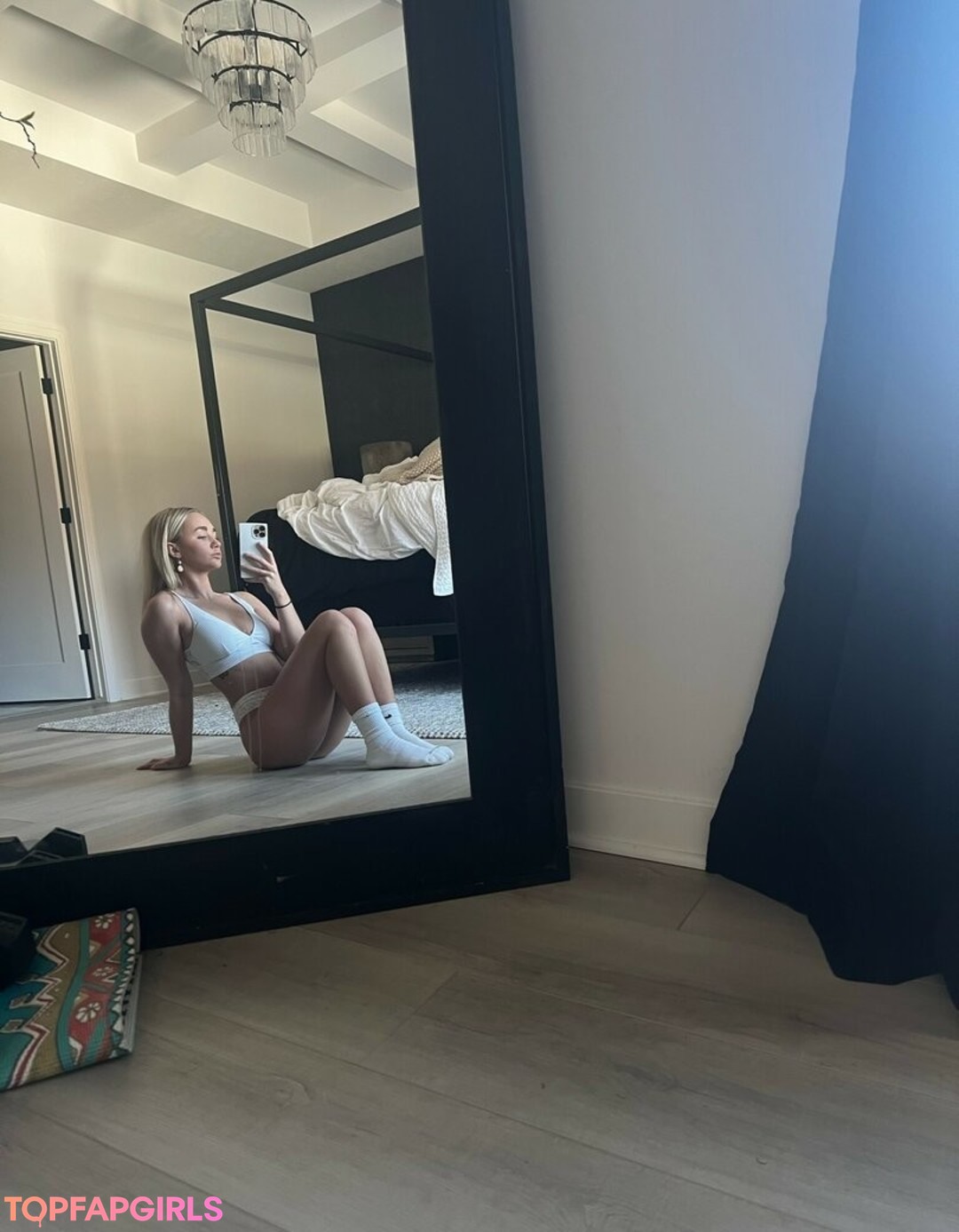 Jaylynbby naked model pic