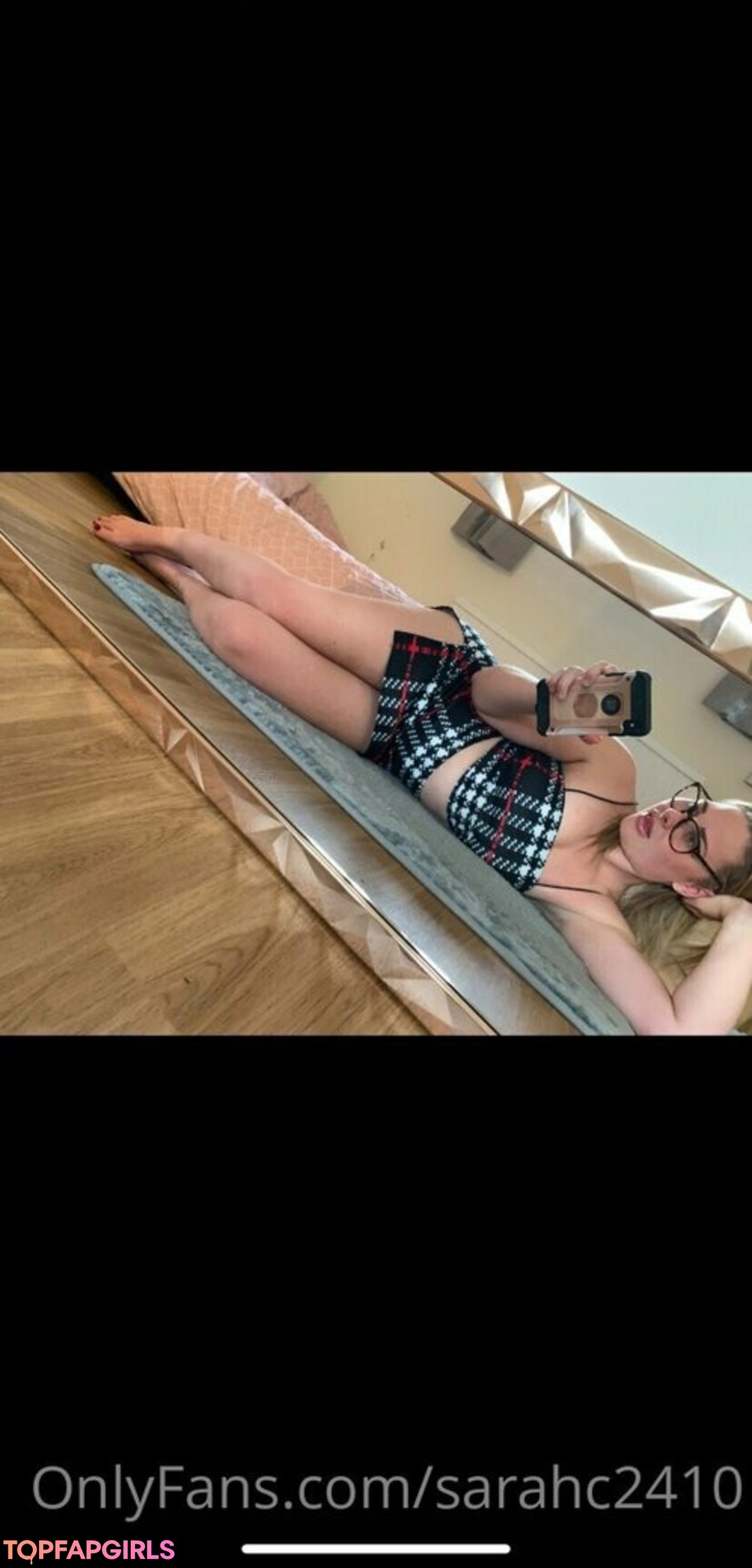sarahc2410 exclusive model photo