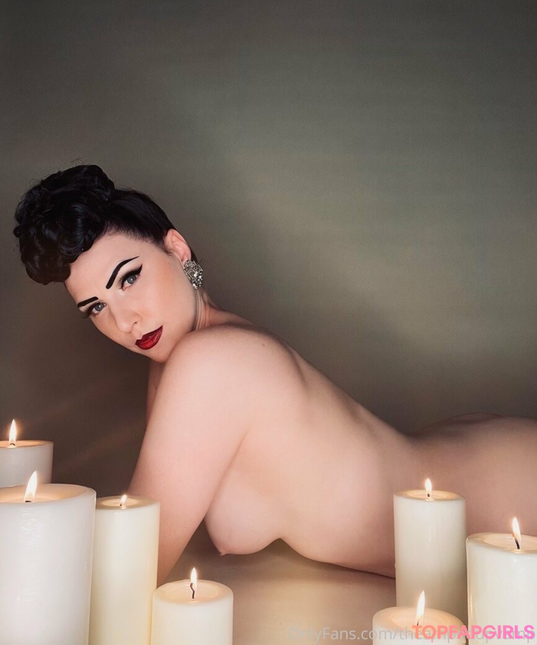 theampedupvamp erotic model photo
