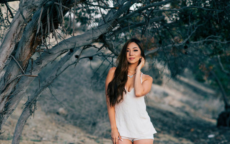 Sara Choi pornstar high quality gallery