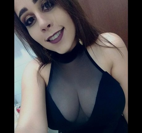 millenecarolina model best picture