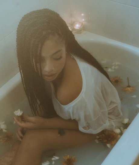 Kiana Lede pornstar nice img