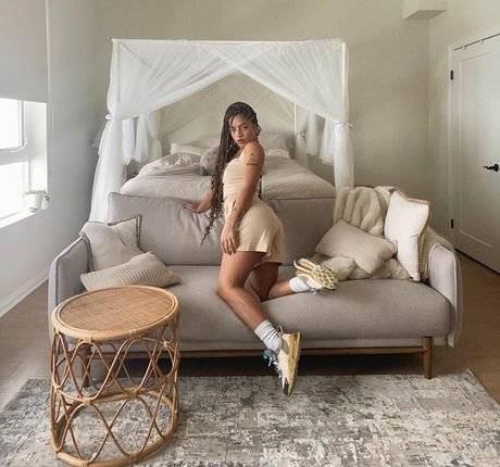 Kiana Lede high quality pornstar pics