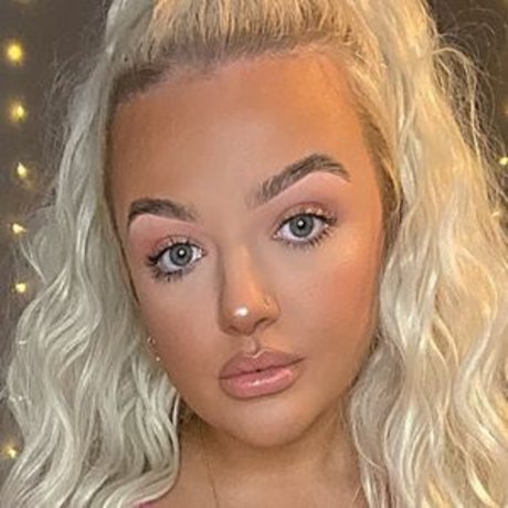 Irishblondiee naked model galleries