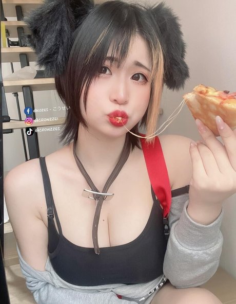 crowzzei nudes model photo