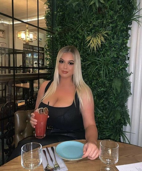 Alexandra Spencer pretty pornstar pics