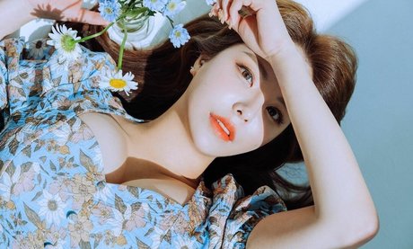 jjj8532 model erotic photo