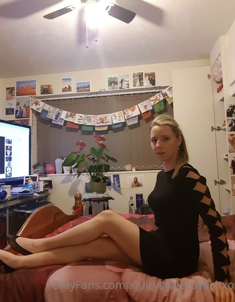 xjuicysweetpeachxo beautiful pornstar pic