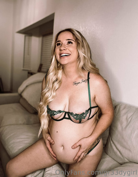 gr33dygirl pretty pornstar image