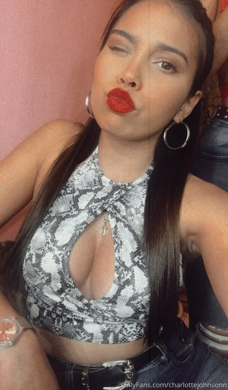 charlottejohnsonn top profile image