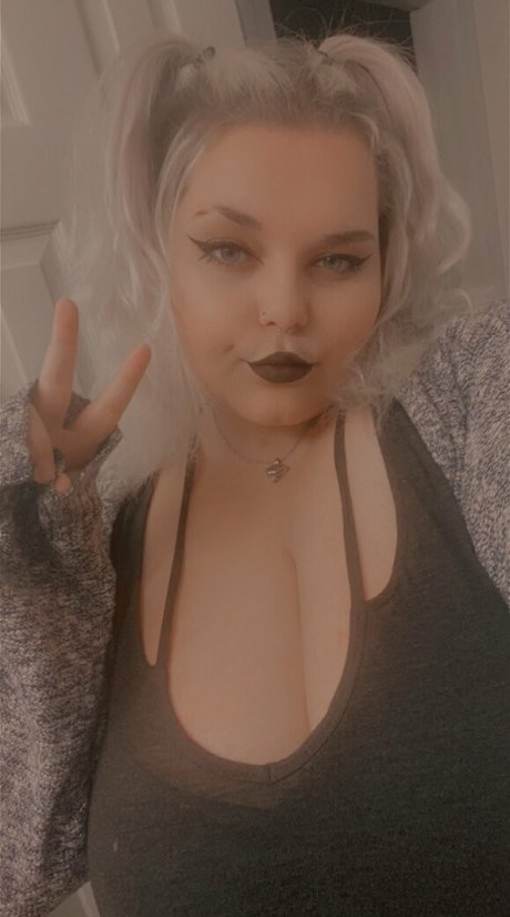 ivorystarr1 top profile image