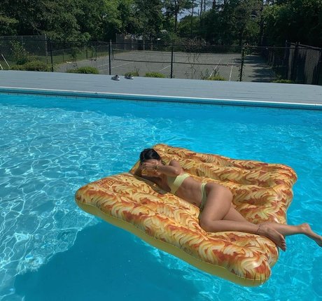 skinny ebony teen onlyfans nudes image