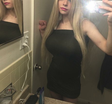 Krystal Syx star pornographic images