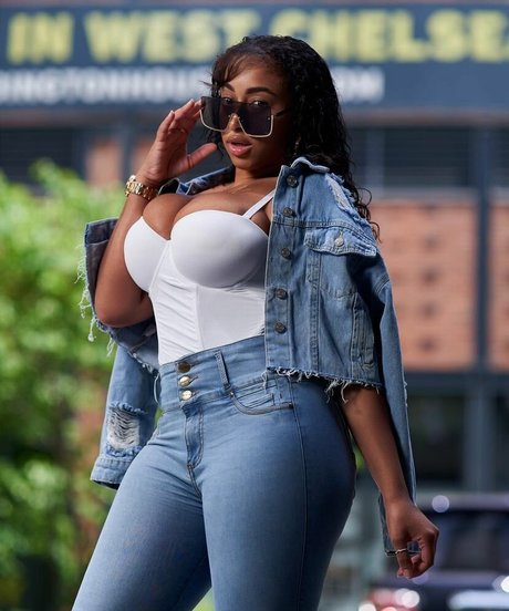 cristina celii sexy actress images