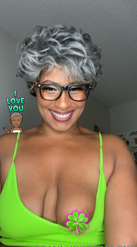 black hair milf onlyfans free naked pictures