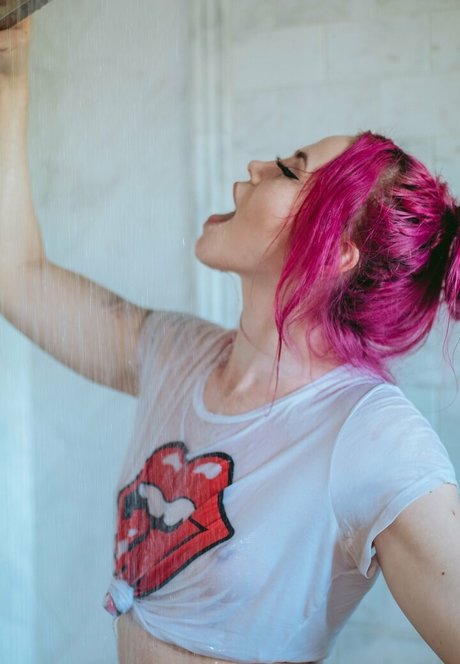 lucylavagirlfree naked star pic