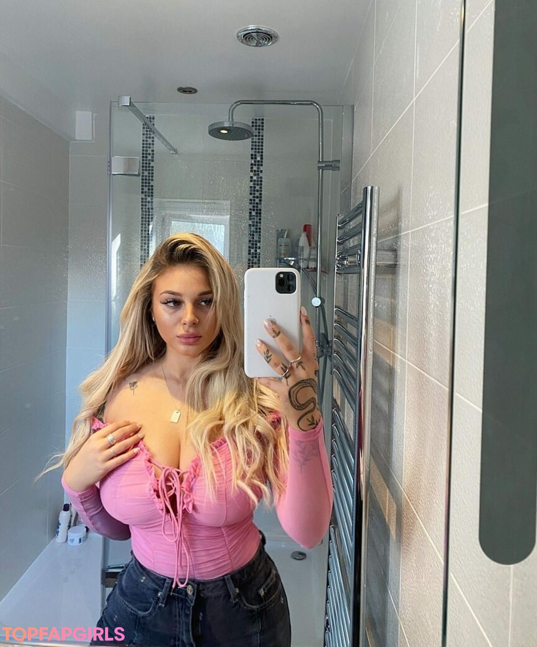 Andelika nice actress photo