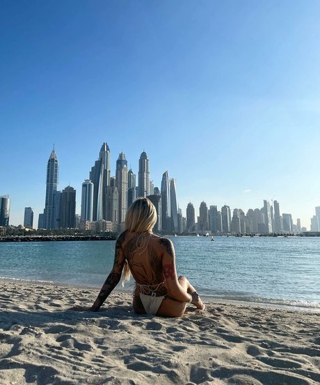 sisters onlyfans hot sexy image