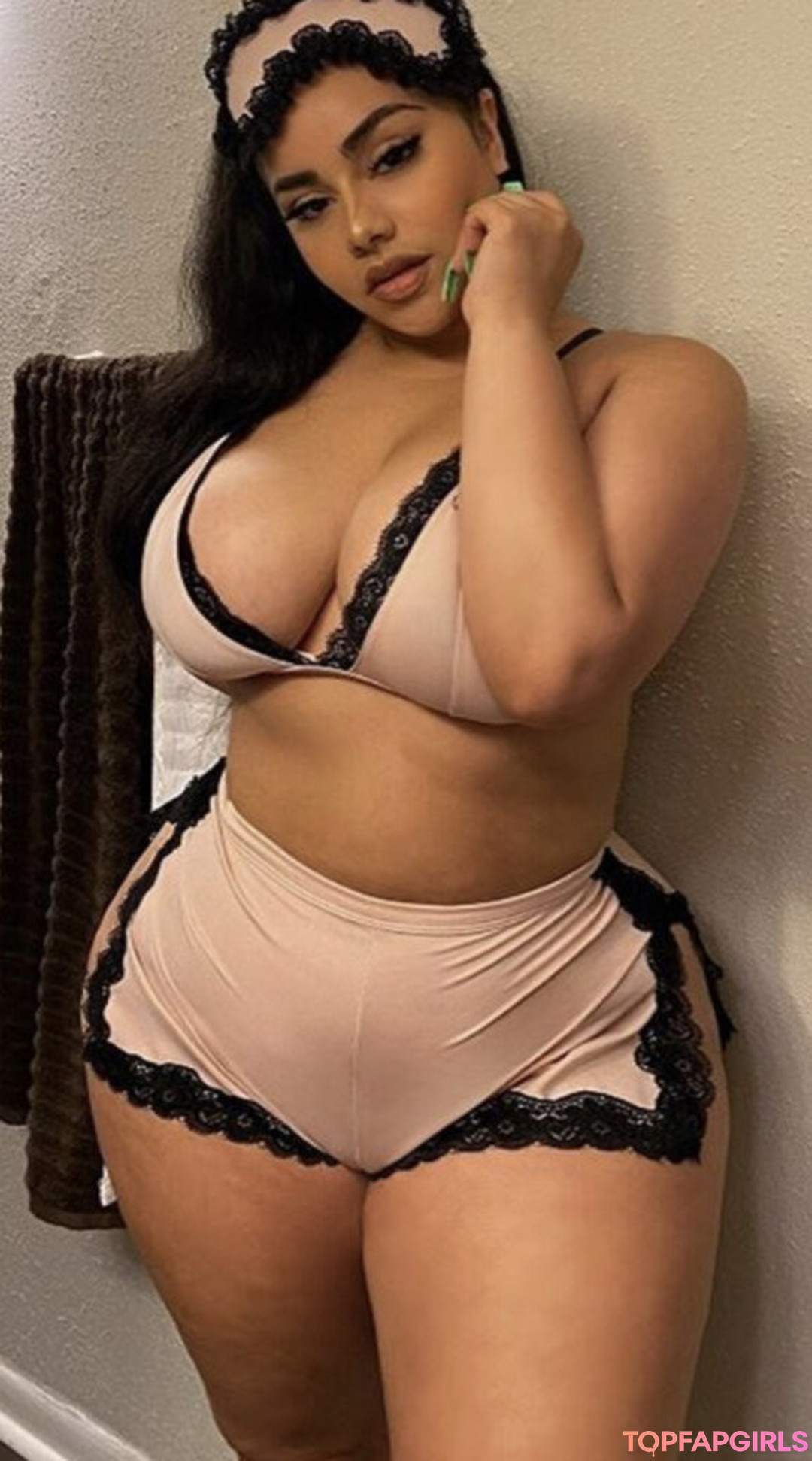 Megan Velez pornstar top picture