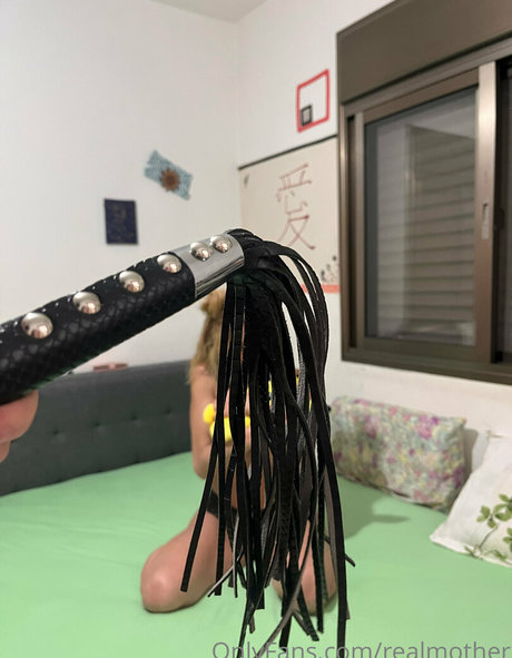 onlmomy model exclusive gallery