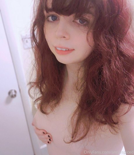 anniemxy nude model pics