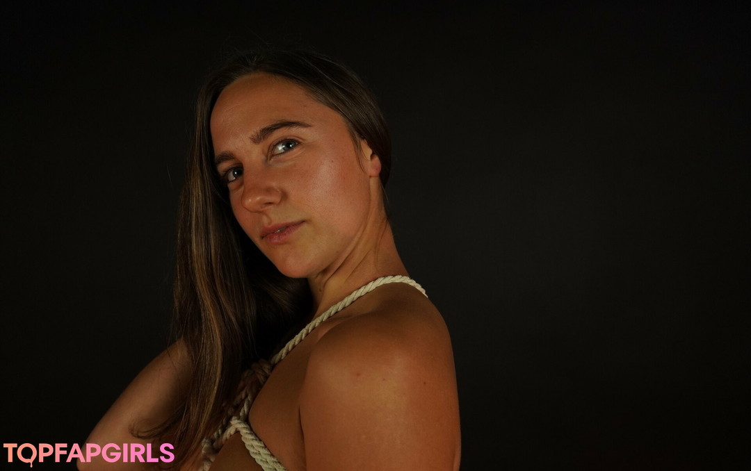 miss gabrielle g naked pornstar image
