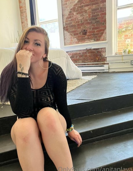 Anita Playa beautiful pornstar image