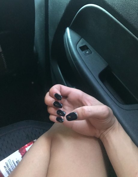 hollyhendrix_ hd actress pic