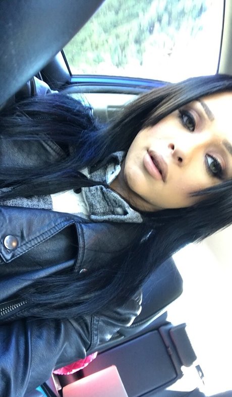 hollyhendrix_ pornstar nude pic