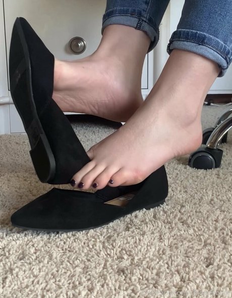 kayla footsie star erotic photo