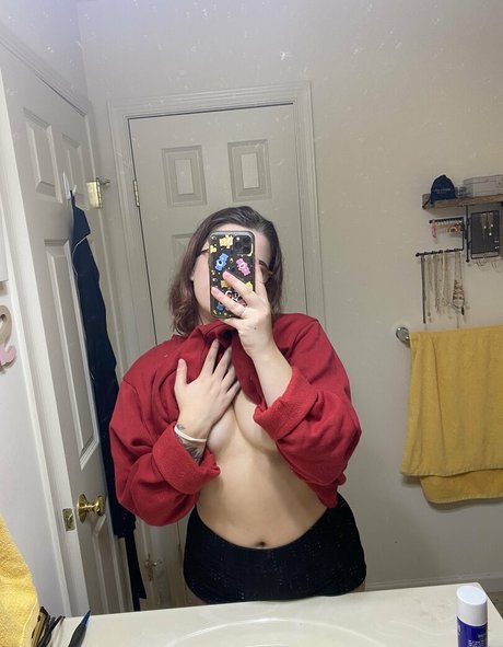 sweetlizzybabe model erotic picture