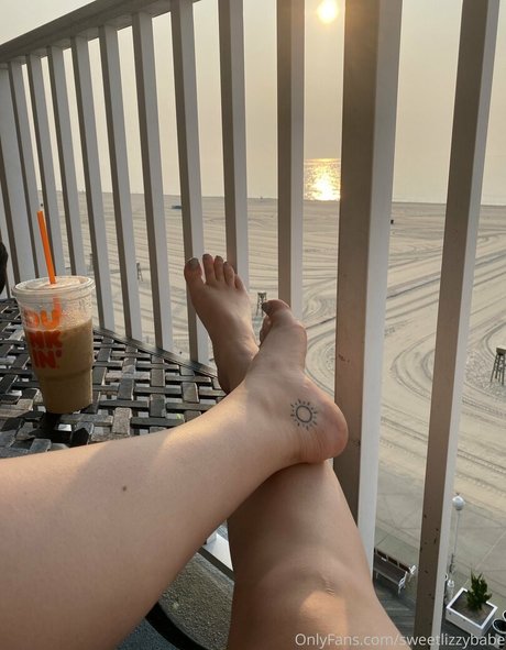 sweetlizzybabe pornstar adult pics