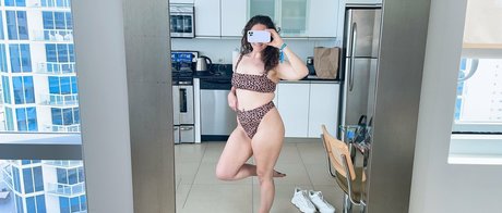 ellesfreepage adult actress photos