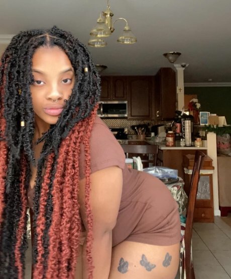 KandiiiKain model adult photo